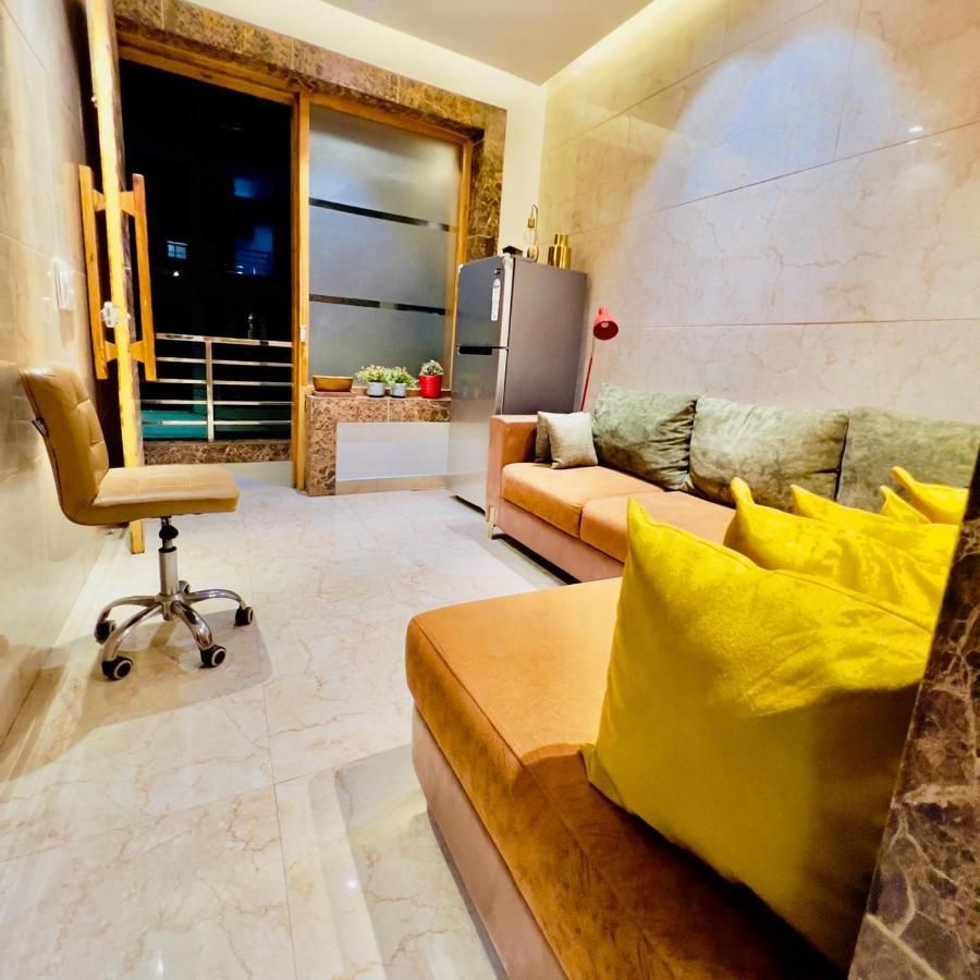 Divine Studios Rajouri Garden Нью-Дели Экстерьер фото